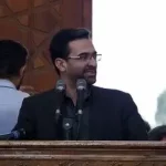 بی ادبی یک استقلالی به آذری جهرمی!/ عکس