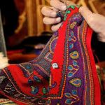حضور ۵۵ بانوی هنرمند صنایع دستی در نخستین نمایشگاه توانمندی‌های بانوان کارآفرین همدان