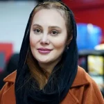 کافه‌گردی آرام جعفری/ ژست دلنشین با کلاه تابستانی/ عکس