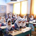 هشدار درباره مرگ مدرسه/ معلمان به کارگران فرهنگی بدل شدهاند