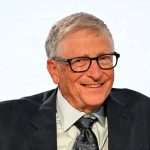 بیل گیتس: با تسلط هوش مصنوعی، ممکن است افراد فقط برای دو یا سه روز در محل کار خود حضور یابند/ ماشینها در بیشتر موارد جای انسانها را خواهند گرفت