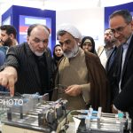 بازدید دبیر شورای‌عالی انقلاب فرهنگی از نمایشگاه دستاوردهای جهاددانشگاهی