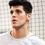 تصویر؛ صابر کاظمی در استادیوم درحال تشویق استقلال